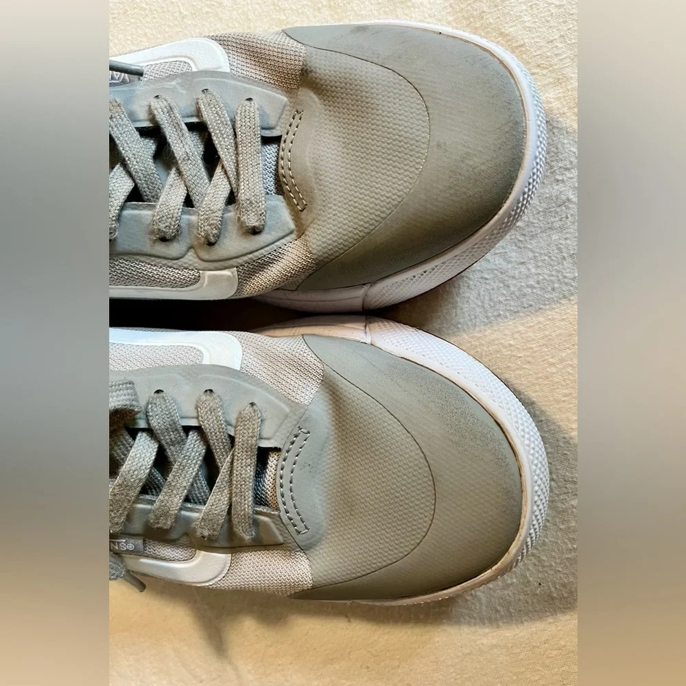 Vans Unisex Gray and White Sneakers Mens 9.5/Womens 11